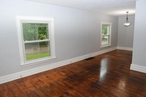 405 W Chart St, Plainwell, MI 49080 photo 9