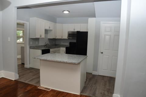 405 W Chart St, Plainwell, MI 49080 photo 14
