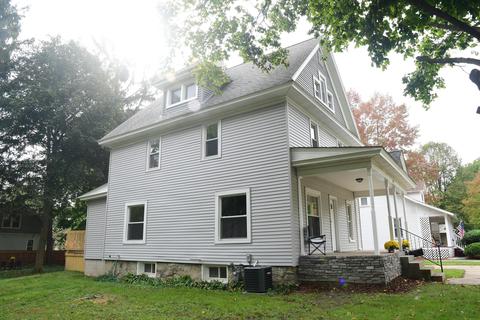 405 W Chart St, Plainwell, MI 49080 photo 3