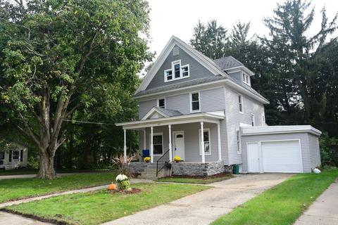 405 W Chart St, Plainwell, MI 49080 photo 8