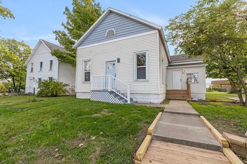 314 Oak St, Spring Lake, MI 49456 photo 3