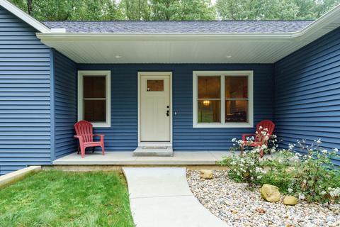 270 108th Ave, Plainwell, MI 49080 photo 2
