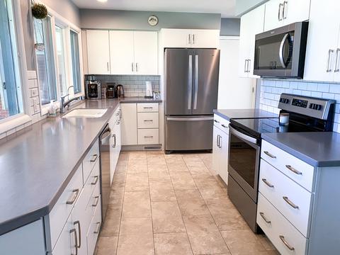 2285 Maple Dr, Jackson, MI 49203 photo 2