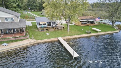 462 W Newaygo Dr, White Cloud, MI 49349 photo 3