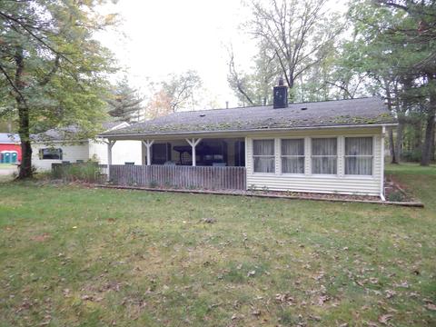 703 E 88th St, Newaygo, MI 49337 photo 2