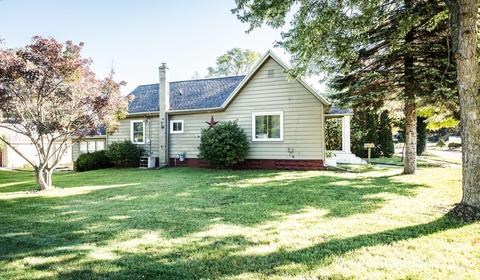 304 Ellis Ave, Belding, MI 48809 photo 3