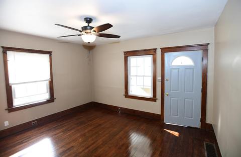 529 Orange St, Jackson, MI 49202 photo 2