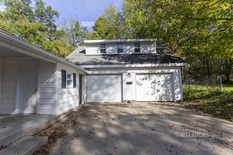 721 Avery St, Lowell, MI 49331 photo 5