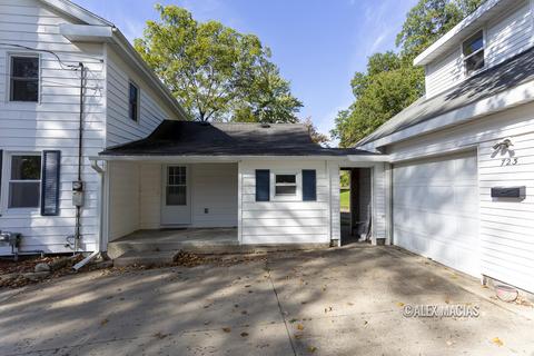 721 Avery St, Lowell, MI 49331 photo 6
