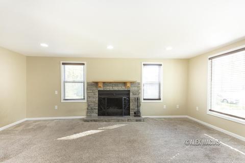 721 Avery St, Lowell, MI 49331 photo 14