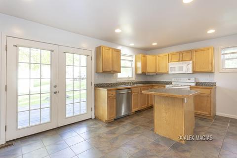 721 Avery St, Lowell, MI 49331 photo 18