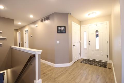 2329 Stone Field Dr, Flushing, MI 48433 photo 4