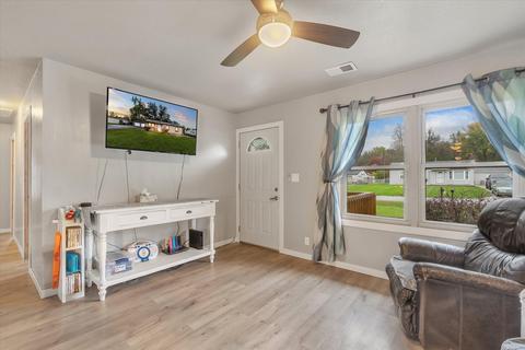 1011 Cranbrook Dr, Jackson, MI 49201 photo 3