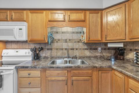 1011 Cranbrook Dr, Jackson, MI 49201 photo 6