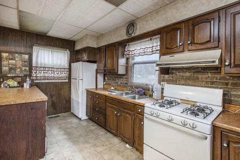209 Cass St, Augusta, MI 49012 photo 2