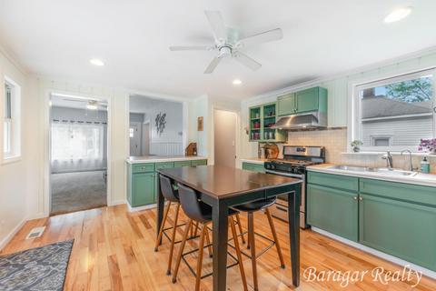 428 Exchange St, Spring Lake, MI 49456 photo 5