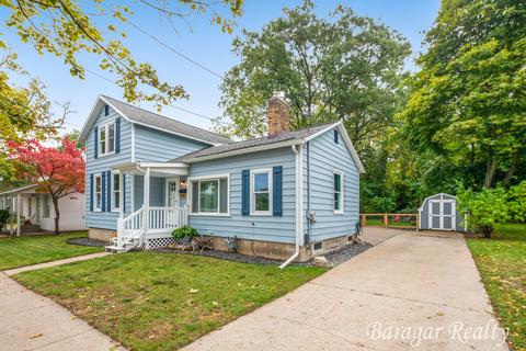428 Exchange St, Spring Lake, MI 49456 photo 2