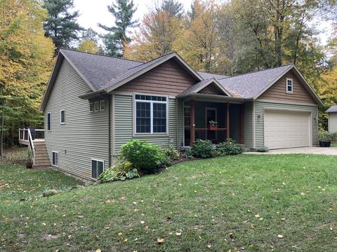 12709 Austrian Dr, Grant, MI 49327 photo 3