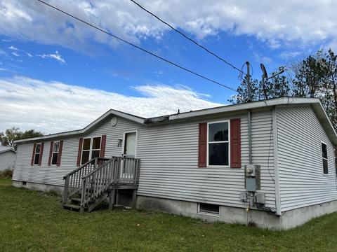 421 S Pine St, Evart, MI 49631 photo 6