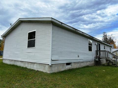 421 S Pine St, Evart, MI 49631 photo 7