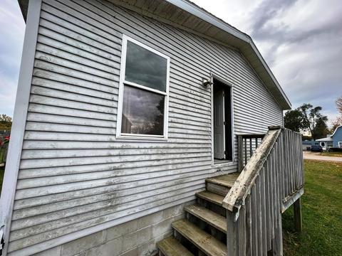 421 S Pine St, Evart, MI 49631 photo 8