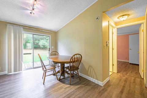1004 N Bridge St, Belding, MI 48809 photo 6