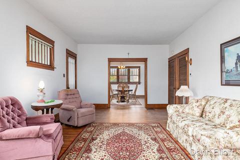 504 Pleasant St, Belding, MI 48809 photo 8