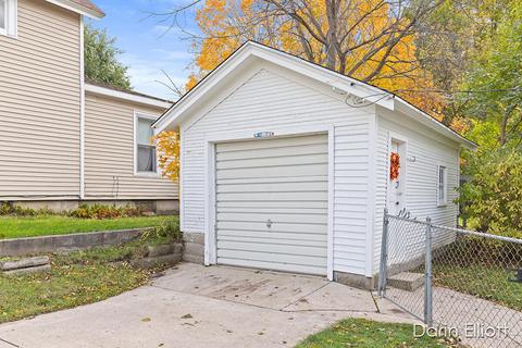 504 Pleasant St, Belding, MI 48809 photo 27