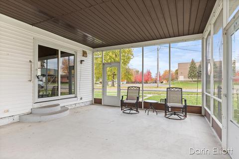 504 Pleasant St, Belding, MI 48809 photo 6