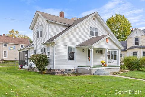504 Pleasant St, Belding, MI 48809 photo 2