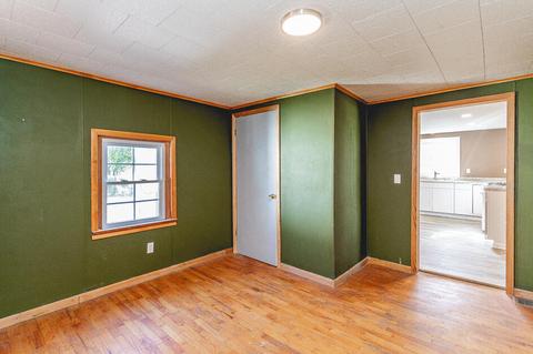 915 Lowell Ave, Jackson, MI 49202 photo 5