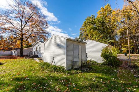 915 Lowell Ave, Jackson, MI 49202 photo 11