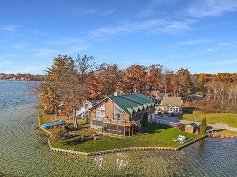 1406 White Birch Dr, Stanton, MI 48888 photo 1