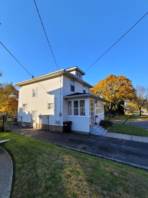 750 Loomis St, Jackson, MI 49202 photo 2