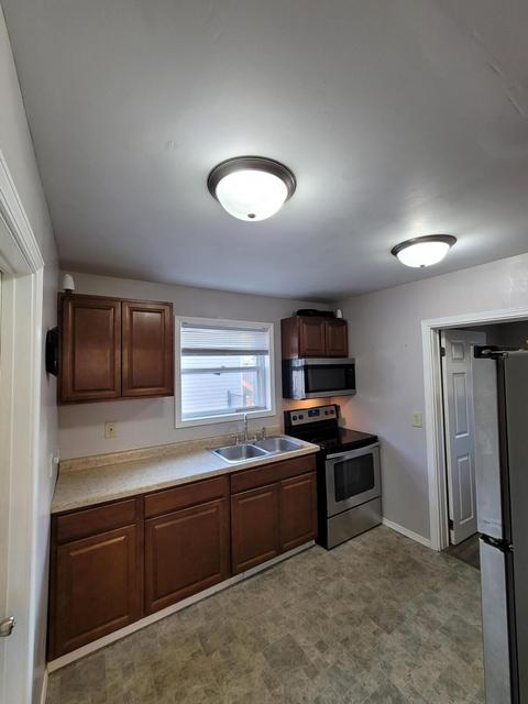 750 Loomis St, Jackson, MI 49202 photo 10