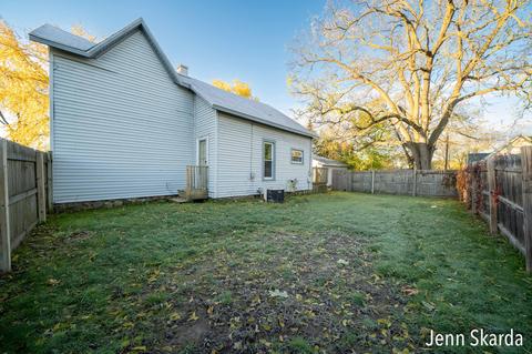 927 Charles St, Belding, MI 48809 photo 36