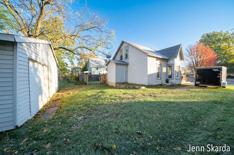 927 Charles St, Belding, MI 48809 photo 29