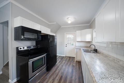 927 Charles St, Belding, MI 48809 photo 13