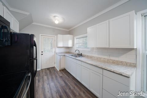 927 Charles St, Belding, MI 48809 photo 14