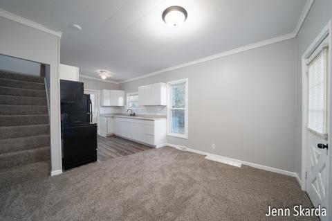 927 Charles St, Belding, MI 48809 photo 10