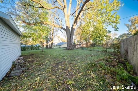 927 Charles St, Belding, MI 48809 photo 31