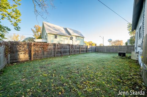 927 Charles St, Belding, MI 48809 photo 34