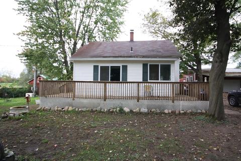 6972 W B Ave, Plainwell, MI 49080 photo 1