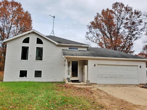 1477 Clinton Ln, White Cloud, MI 49349 photo 2