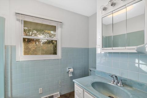 719 Bellevue Ave, Jackson, MI 49202 photo 16