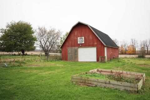 14586 East V Ave, Fulton, MI 49052 photo 3