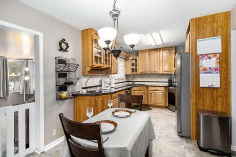 588 Robinson Rd, Jackson, MI 49203 photo 16