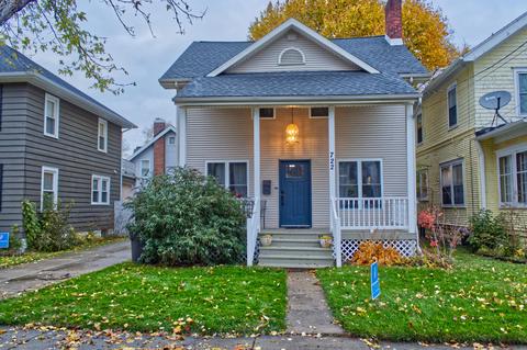 722 Griswold St, Jackson, MI 49203 photo 1