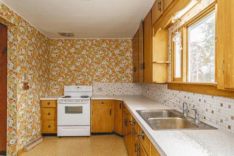 3890 E South St, Jackson, MI 49201 photo 8