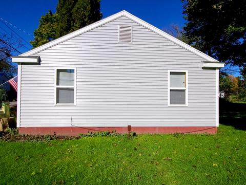 323 S 5th St, Edmore, MI 48829 photo 3